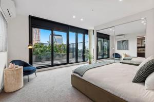 Complete Host Flagstaff Hill Apartments