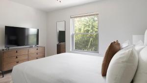 Landing Apartments - DeSoto