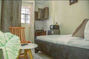 Tiny Haven studio with free WIFI and Parking