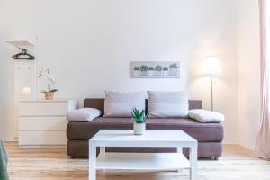 Comfy 2BR Apartment Very Central, 10 Min to Westbahnhof