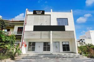 Hotel O Meerut Central College Formerly Saffron - 3hvězdičkové hotely ve městě Mérath