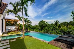 Villa Ce La Vie - 4BR Villa in Tumbakbayuh