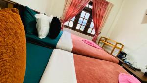 Gregory Lake Inn Resort