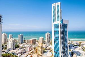 Residence Surfers Ocean and Pool Views