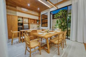 Tropical 3BR Villa 2 Private Pools in Jimbaran