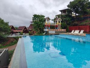 Brownstone Resort