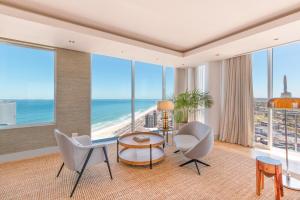 Blouberg Penthouse with Pool by HMH Horizon Bay 1701