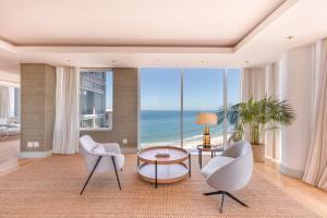 Blouberg Penthouse with Pool by HMH Horizon Bay 1701