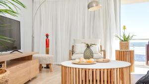 Lagoon Beach Gem 127 Pool, Views & Sea Breeze