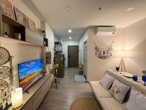 Santorini Coastal Theme Sea and Mountain View One Bedroom Condo with Private Balcony on 19th Floor in Hua Hin Beach Thailand