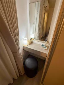 Santorini theme room overlooking sea&mountain with private balcony