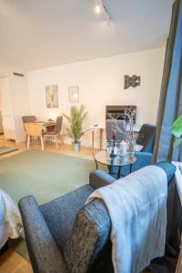 Calm Linné Home With Green Feel, Steps From Haga