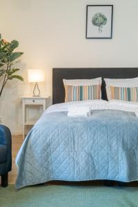 Calm Linné Home With Green Feel, Steps From Haga