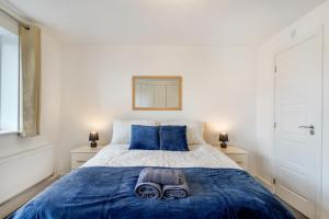 4BR Home w PS4 Games Room, Garden & Parking Groups Welcome