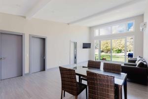 3-bedroom Villa in Lakefield #17