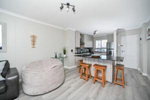 Seaside Living on Kite Beach, Blouberg Sea Spray A204