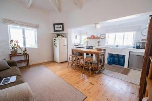 Mooiplekkie - 4 Bedroom Beach Cottage