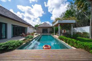 BangTao Luxury 5 Bedroom 1200sqm Modern Bali Style Holiday Villa Quiet and Private Large Private Pool Large Garden