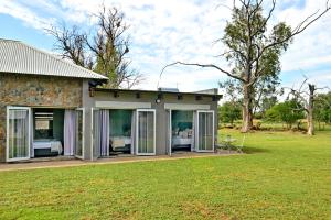 Buffalo Thorn Tree Lodge