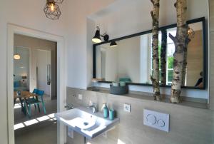 Wohnen im Klassenzimmer einer Alten Schule