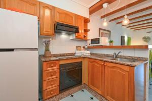 Bahia Azul by Aguilarent