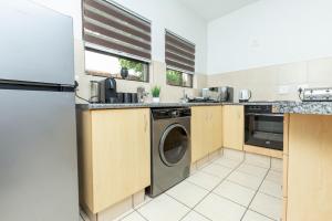 Sandton Luxury Apartment, 82 Via Arrezio