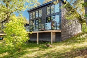 3-bedroom Lakefront Villa #2