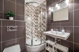 Stylish Apartment Katry with Mountain View & Balcony