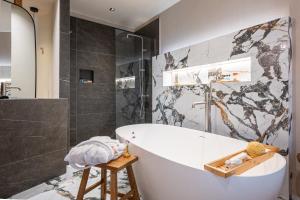 City Core Katerini, Platea Lux