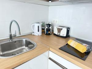 Bristol Sunset Beach PRIVATE apartment