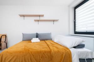 Łódź Urban Serenity Studio #10 by BookingHost