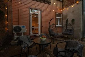 Cozy Terrace & Free Parking in the Heart of Riga