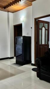 Apartment W Kitchen 5 Mins Beach 20 Mins Airport