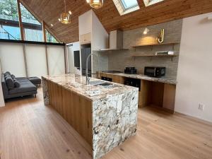 Echowoods 4-bed, 4-bath, 6-person Japanese Bath, Fireplace