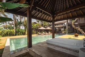 Oceanfront Luxury Villa in Beraban with Private Pool