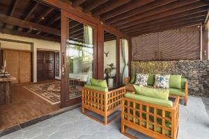 Oceanfront Luxury Villa in Beraban with Private Pool