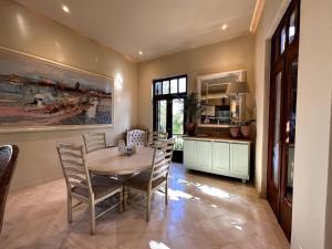 Lux 2-Level Townhouse with Stunning Historic Views