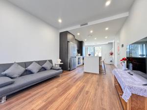 Blue Haven Retreat - Marsden Park Townhouse