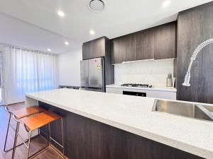 Blue Haven Retreat - Marsden Park Townhouse