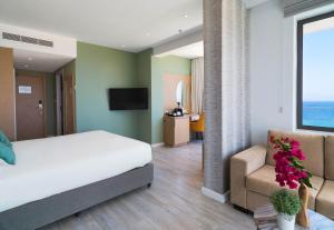 Leonardo Crystal Cove Hotel & Spa – Adults only