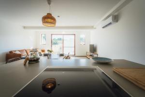 Qala Skyview Penthouse with Pool, Sunsets and BBQ Area