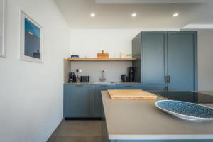 Qala Skyview Penthouse with Pool, Sunsets and BBQ Area