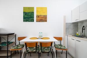 Łódź Urban Serenity Studio #11 by BookingHost