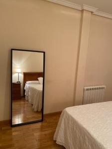 Lovely 2 bedrooms apartment main square Plasencia