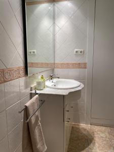 Lovely 2 bedrooms apartment main square Plasencia
