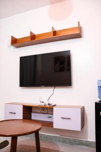 Hauzly- Royal Suburbs Phase 3 by Tsavo