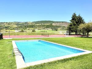 Marmota, Ático en Llívia, jardín comunitario con piscina y pista de tenis