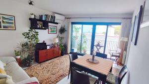 Cosy flat in pretty seaside town