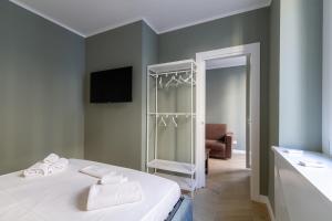 Shopping District - Central Station - Two Room