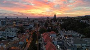 Flexible SelfCheckIns 41 - Zagreb - Luxury - Parking - Loggia - Brand New